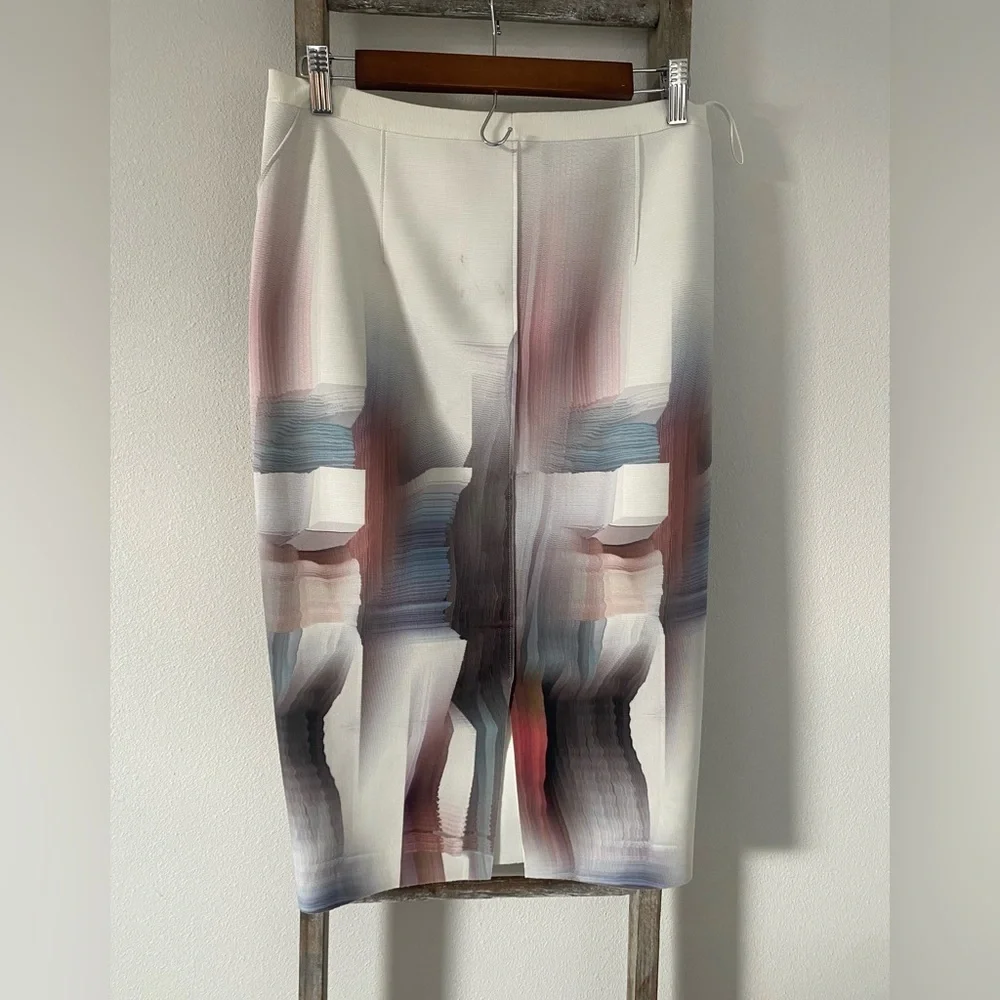 Ellie Tahari - Abstract Watercolor Print Women's Pencil Skirt - Size 6 - Picture 2 of 5